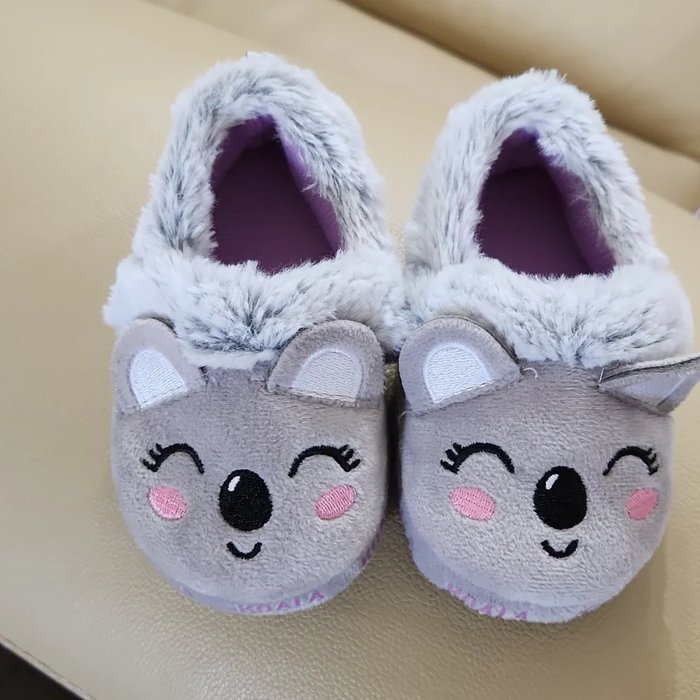 Girls’ Koala A-Line Indoor Slippers size 5 6 NWOT